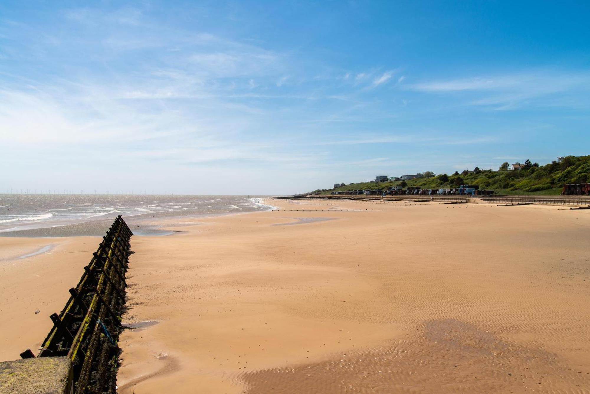 Lovely 8 Berth Caravan At St Osyth Beach Holiday Park Ref 28101G Clacton-on-Sea Buitenkant foto