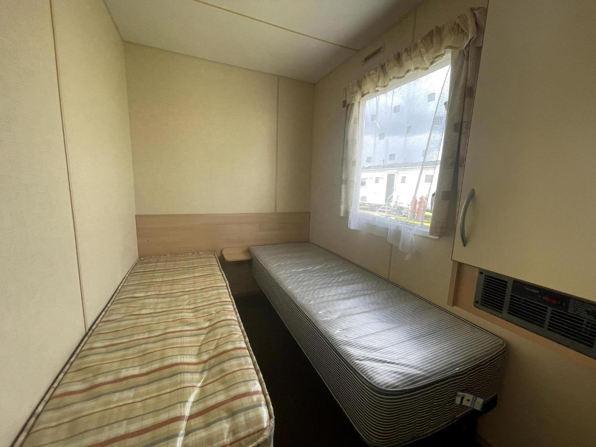 Lovely 8 Berth Caravan At St Osyth Beach Holiday Park Ref 28101G Clacton-on-Sea Buitenkant foto