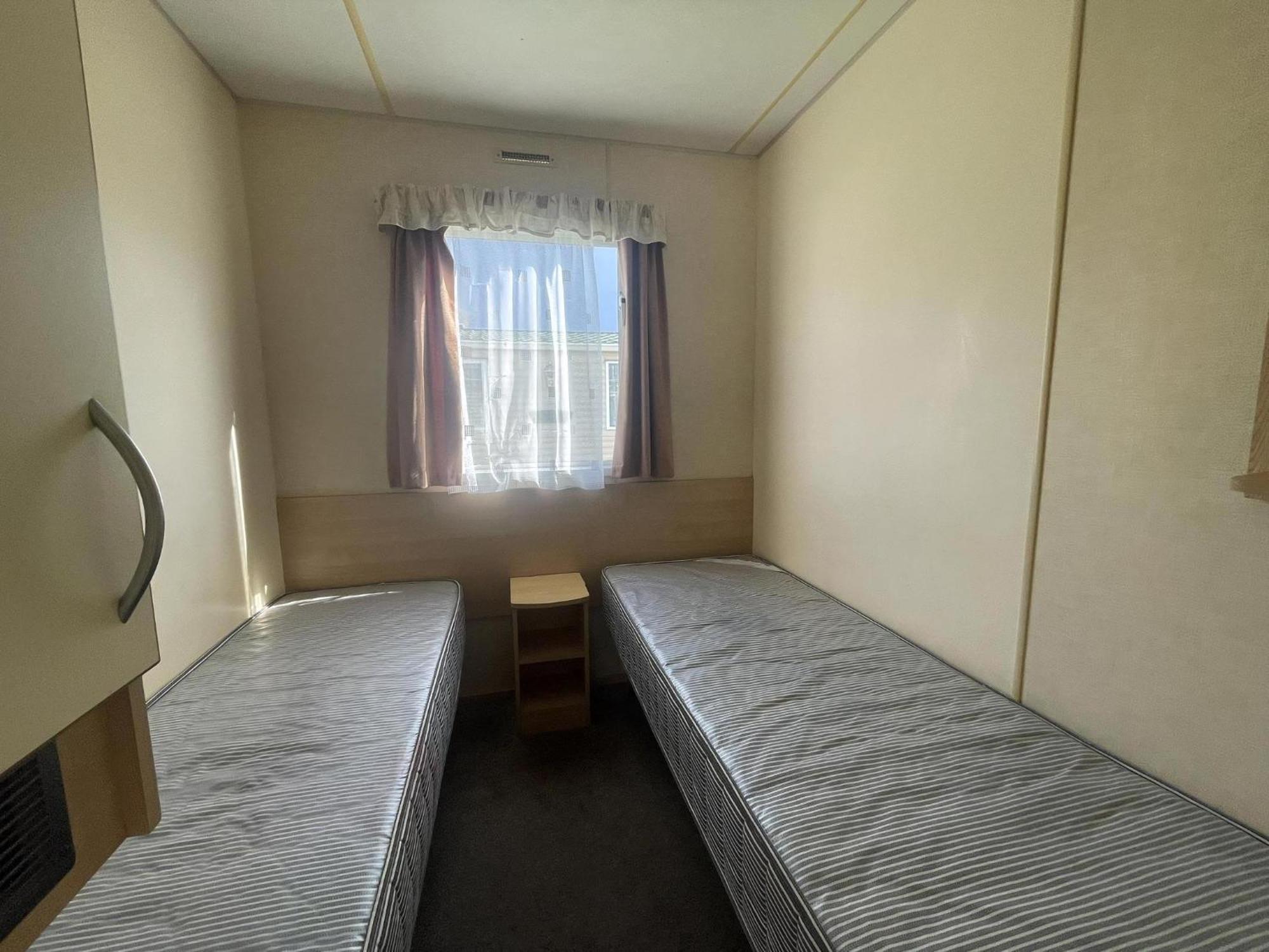 Lovely 8 Berth Caravan At St Osyth Beach Holiday Park Ref 28101G Clacton-on-Sea Buitenkant foto